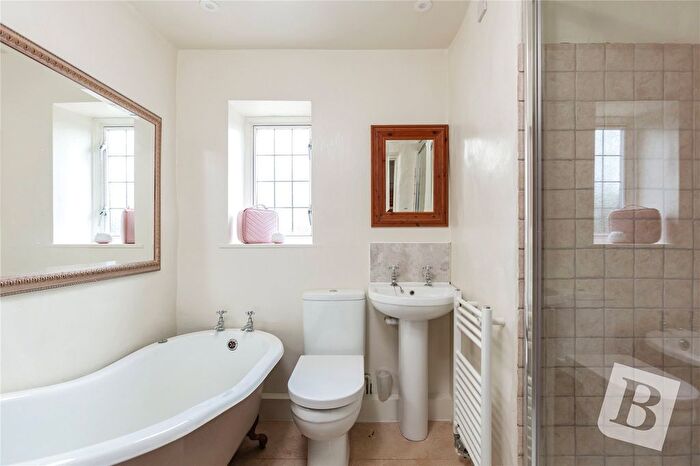 3 Bedroom Detached House For Sale In Chalk Street, Rettendon Common, Chelmsford, Essex, CM3