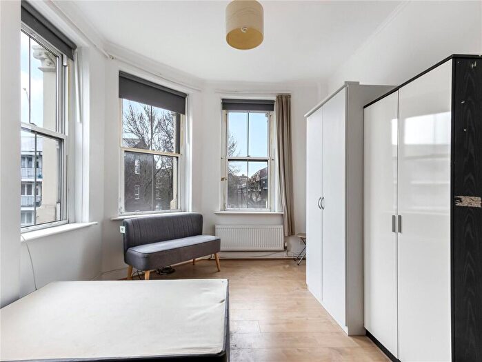 3 Bedroom Apartment To Rent In York House, Plender Street, NW1