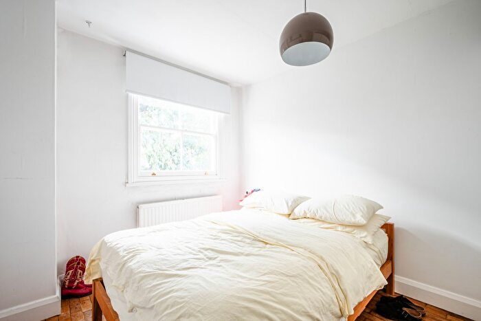 1 Bedroom Flat For Sale In Dalston Lane, London, E8