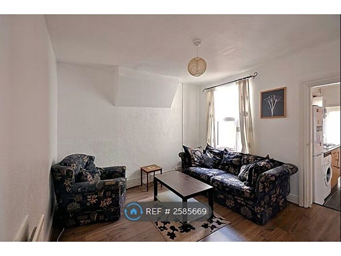 4 Bedroom Terraced House To Rent In Hunter Street, Northampton, NN1