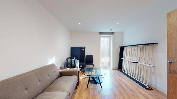 1 Bedroom Flat To Rent In Headstone Road, Harrow, HA1