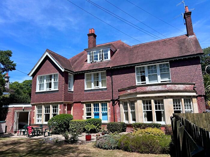 4 Bedroom Apartment For Sale In McKinley Road, West Cliff, BH4