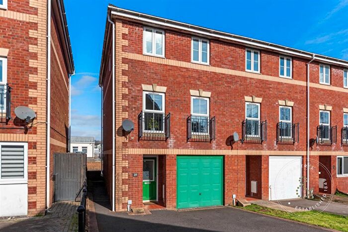 3 Bedroom Town House For Sale In Heol Dewi Sant, Cardiff, CF14
