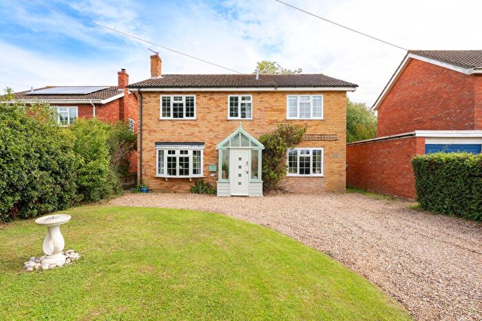 6 Bedroom Detached House For Sale In Alburgh Road, Hempnall, NR15