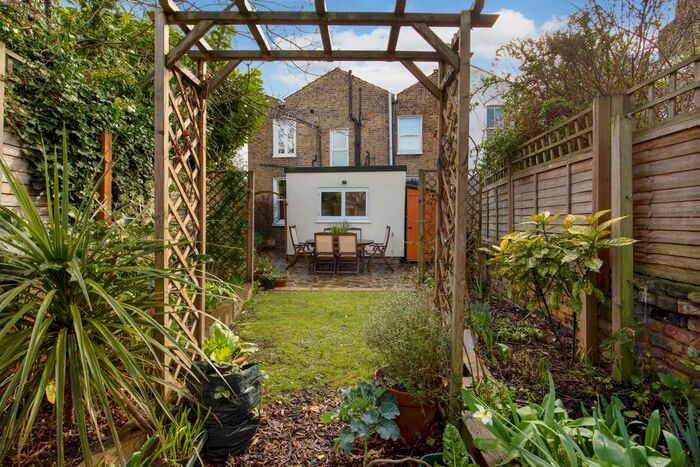 2 Bedroom Flat To Rent In Pulross Road, Brixton, SW9