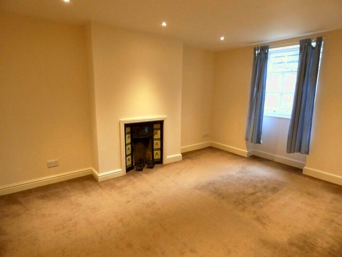 2 Bedroom Flat To Rent In Winchcombe Street, Cheltenham, GL52
