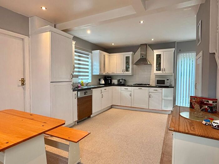 3 Bedroom End Of Terrace House For Sale In Sheringham Avenue, Newcastle Upon Tyne, Tyne And Wear, NE3