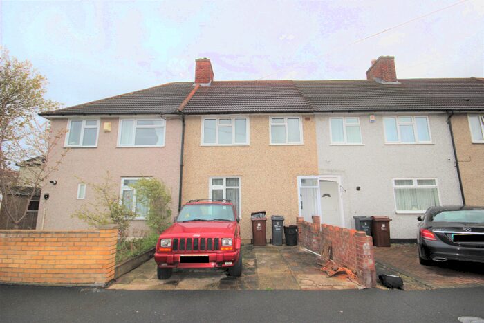 4 Bedroom Terraced House To Rent In Charlecote Road, Dagenham, RM8