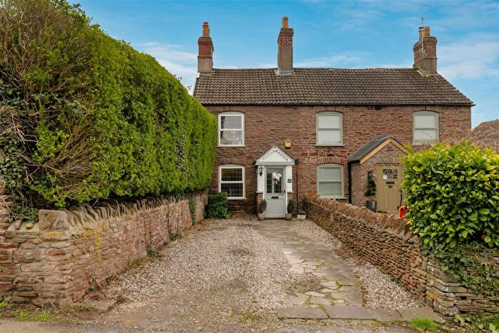 2 Bedroom Cottage For Sale In Clyde Road, Frampton Cotterell, BS36