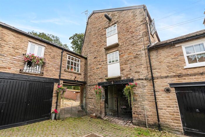 4 Bedroom Town House For Sale In High Street, Bollington, Macclesfield, SK10