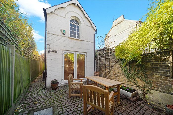 2 Bedroom Detached House To Rent In Ouseley Road, Wandsworth Common, SW12