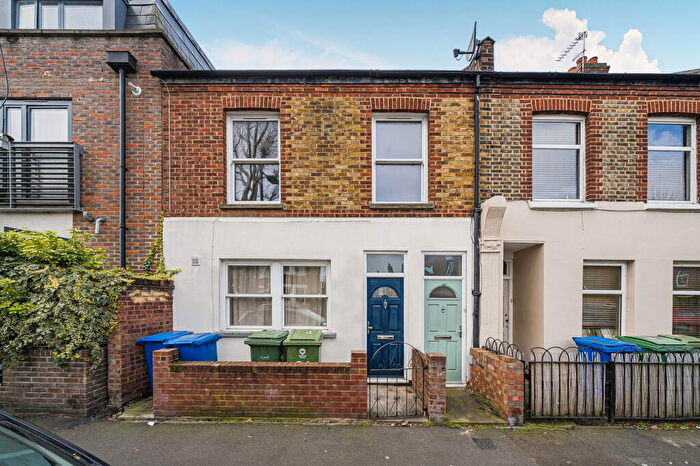 1 Bedroom Flat To Rent In Inverton Road, London, SE15