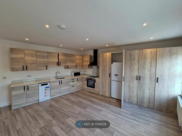2 Bedroom Flat To Rent In Station Road, Harlesden, NW10