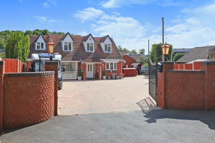 3 Bedroom Detached Bungalow For Sale In Sandy Lane, Titton, Stourport-On-Severn, DY13