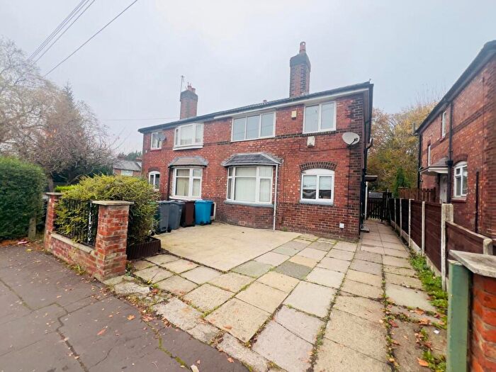 4 Bedroom House To Rent In Fog Lane, Manchester, M19