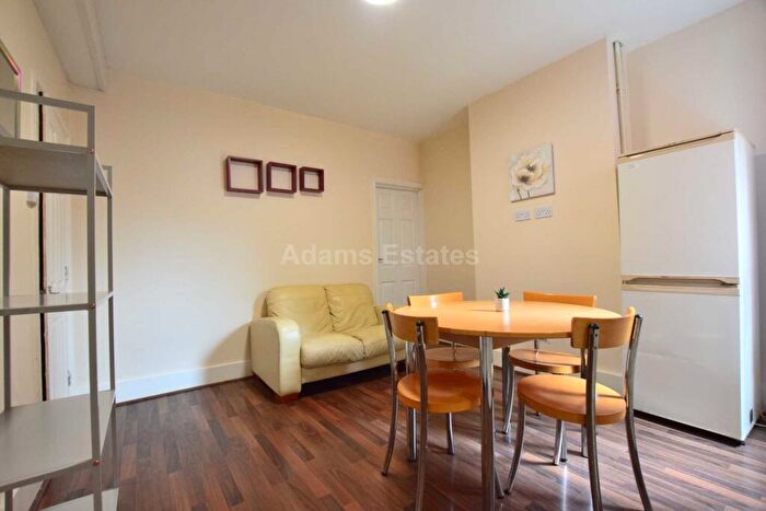 4 Bedroom Terraced House To Rent In Southampton Street, Reading, RG1