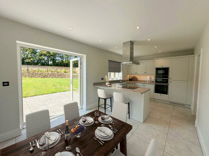 4 Bedroom Detached House For Sale In Sparkford Road, Sparkford, Yeovil, BA22