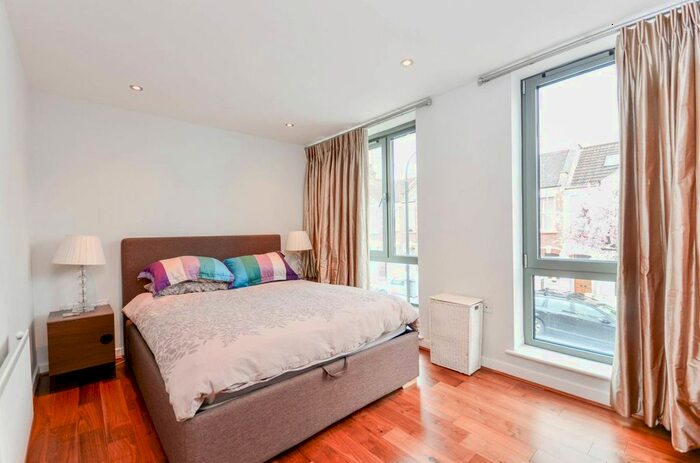 2 Bedroom Flat To Rent In Elbe Street, Sands End, London, SW6