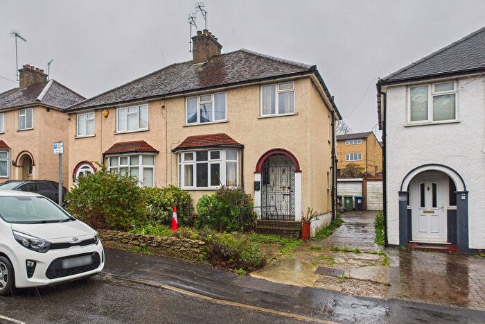 3 Bedroom Semi-Detached House For Sale In St Albans Road, Hemel Hempstead, HP2