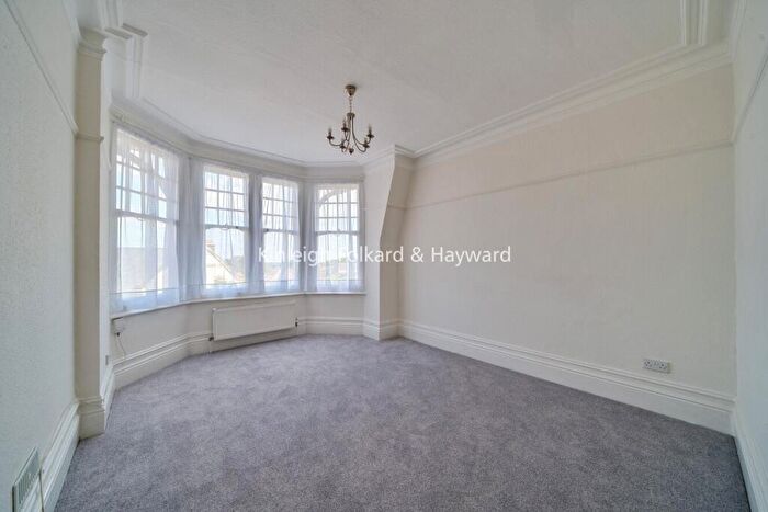 4 Bedroom Flat To Rent In Queens Avenue, London, N10