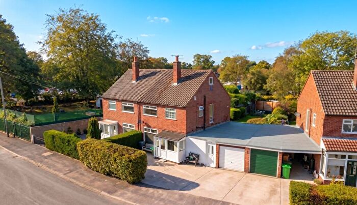 3 Bedroom Semi-Detached House For Sale In Cherington Close, Northern Moor, M23