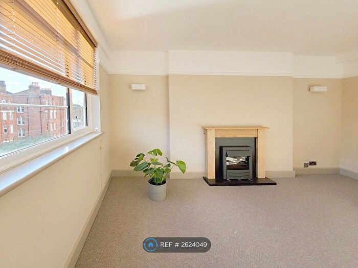 2 Bedroom Flat To Rent In Hamlet Court, London, W6