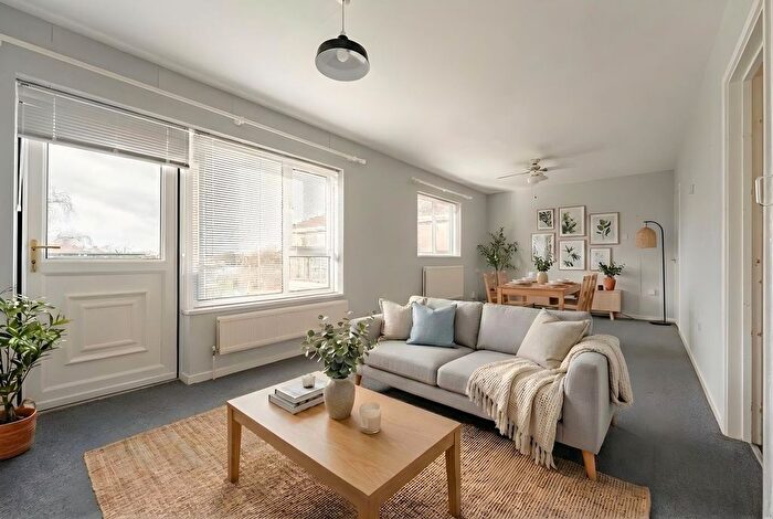 2 Bedroom Flat For Sale In Holmes Close, Heartsease, NR7