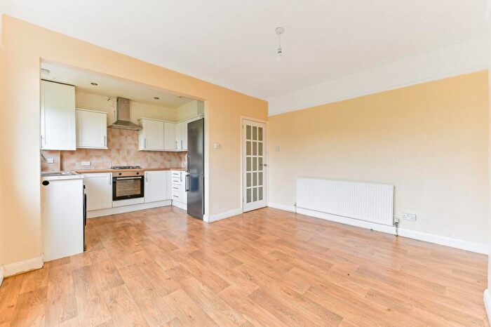 3 Bedroom Terraced House For Sale In Goldwell Road, Thornton Heath, CR7