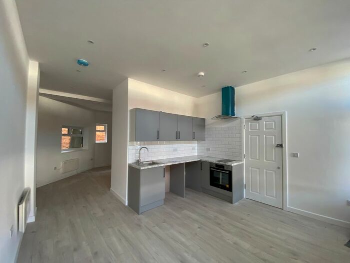 Studio To Rent In Green Lane, Eltham, SE9