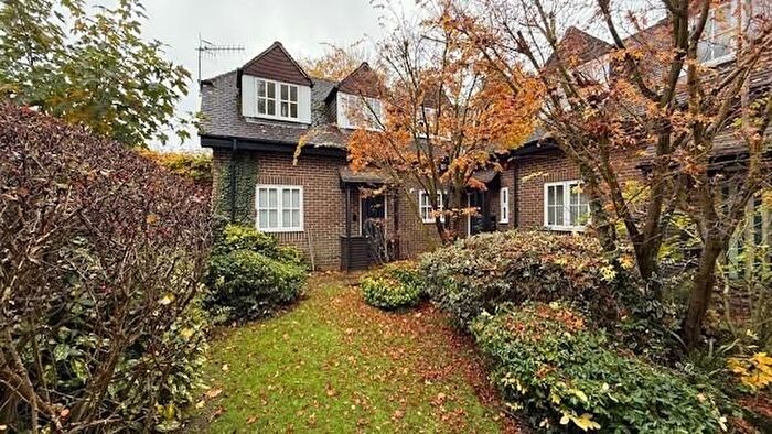 2 Bedroom Flat To Rent In Hillier Road, Guildford, GU1