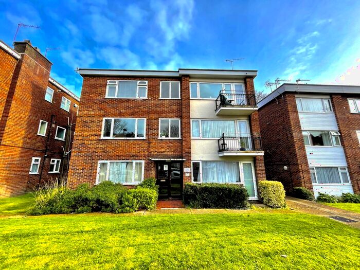 1 Bedroom Flat To Rent In Woodside Court, Woodside Rd, SO17
