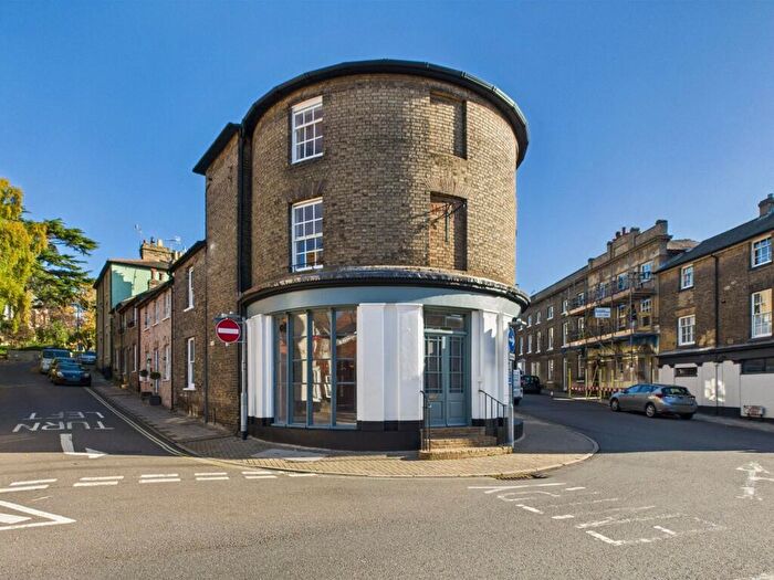 3 Bedroom Apartment For Sale In St. Johns Street, Woodbridge, Suffolk, IP12