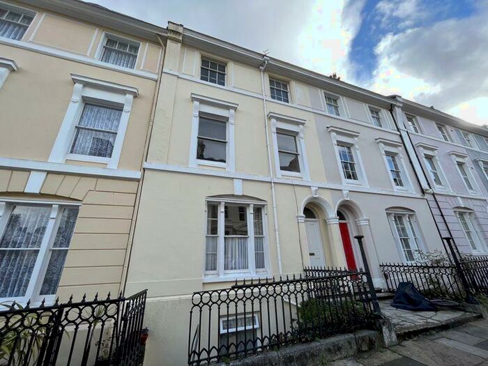 2 Bedroom Apartment To Rent In Holyrood Place - Large Two Bedroom Flat On The Hoe, PL1