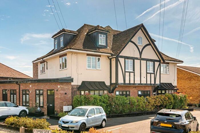 2 Bedroom Flat For Sale In Combeside, Plumstead, SE18