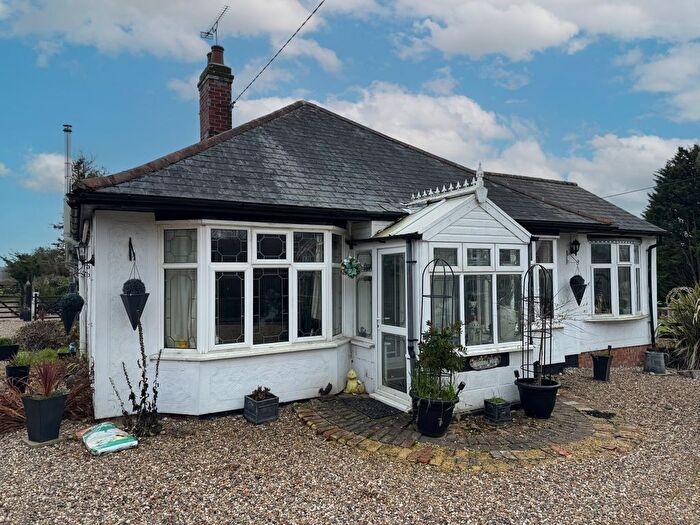 3 Bedroom Chalet For Sale In Fox Street, Ardleigh, CO7