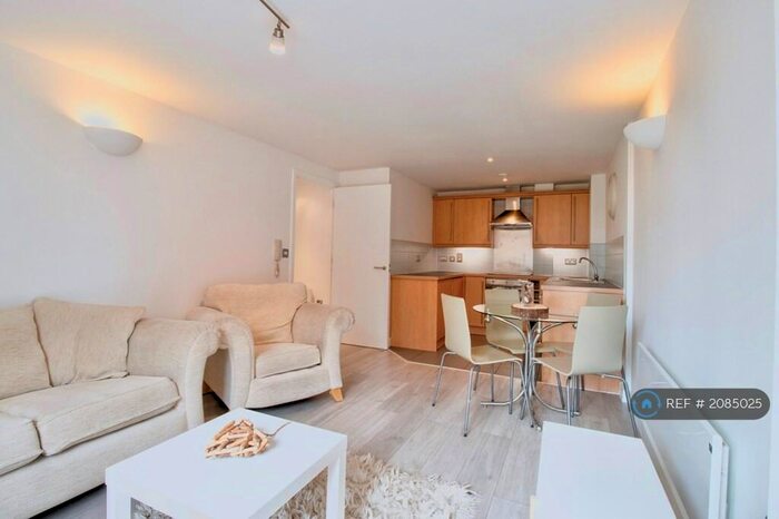 2 Bedroom Flat To Rent In Velocity North, Leeds, LS11