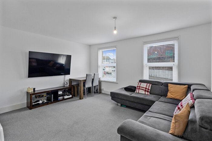 1 Bedroom Maisonette For Sale In Cheriton High Street, Folkestone, CT19