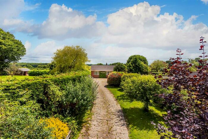 3 Bedroom Detached Bungalow For Sale In Kitwood Lane, Ropley, Alresford, SO24