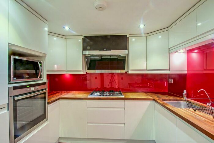 2 Bedroom Apartment To Rent In Richings Way, Richings Park, SL0