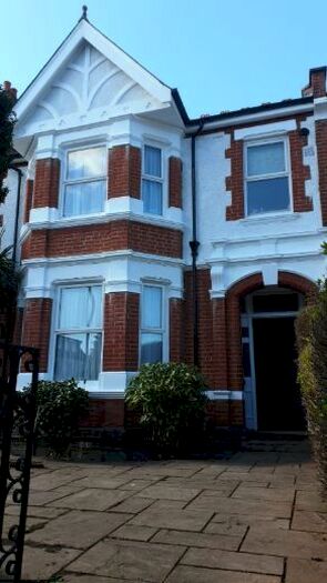 1 Bedroom Flat To Rent In Twyford Avenue, London, W3