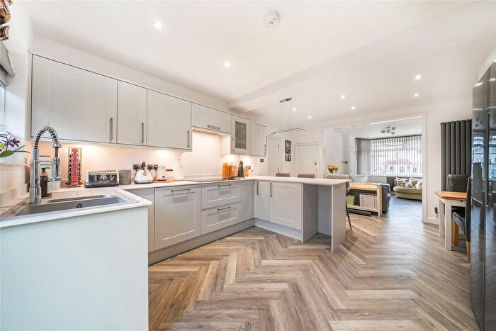 3 Bedroom End Terrace House For Sale In Lovelace Avenue, Bromley, BR2