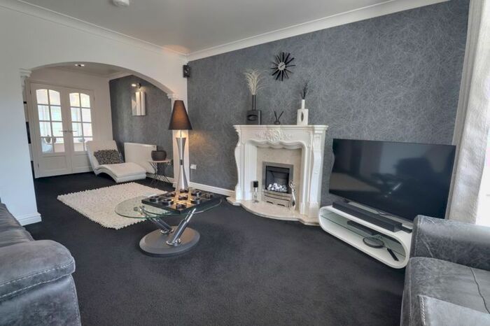 4 Bedroom Detached House For Sale In Thistledown Drive, Heath Hayes, Cannock, WS12