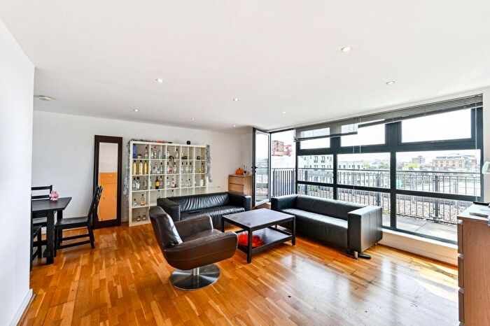 4 Bedroom Flat To Rent In St Pancras Way, King's Cross, London, NW1
