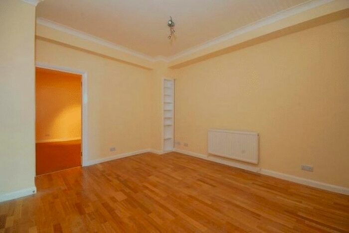 2 Bedroom Flat To Rent In Warren Court, Euston Road, London, NW1