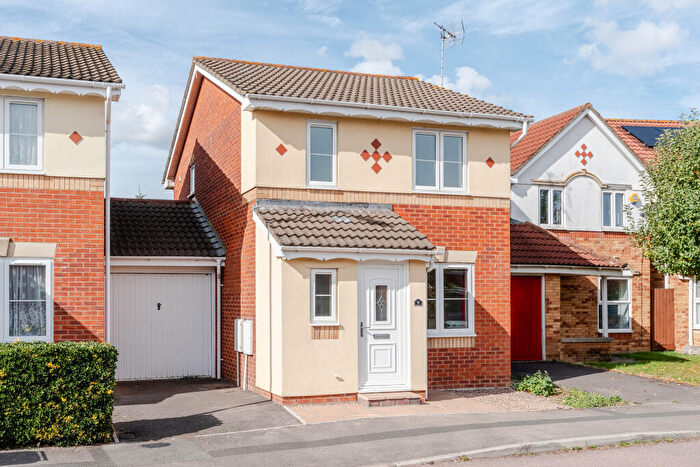 3 Bedroom Link Detached House For Sale In Hawkins Crescent, Bradley Stoke, Bristol, BS32