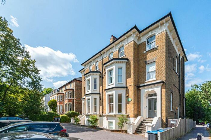 2 Bedroom Flat To Rent In Church Road, Crystal Palace, London, SE19