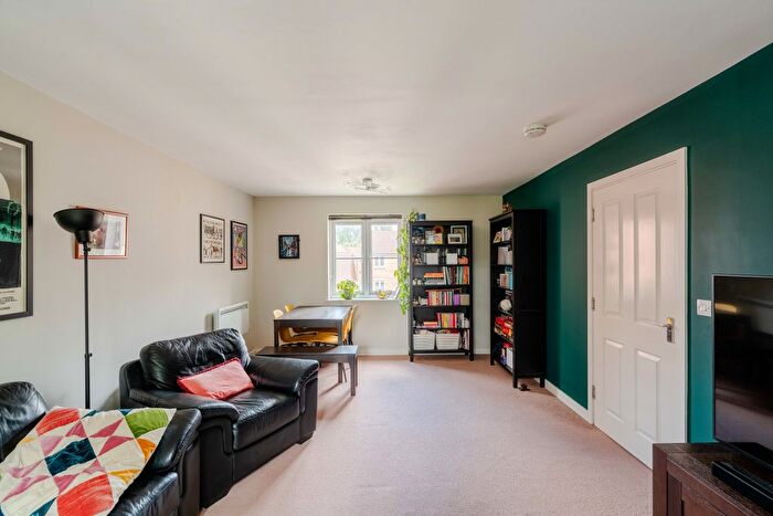 2 Bedroom Flat For Sale In Dickinsons Fields, Bedminster, Bristol, Bristol, BS3