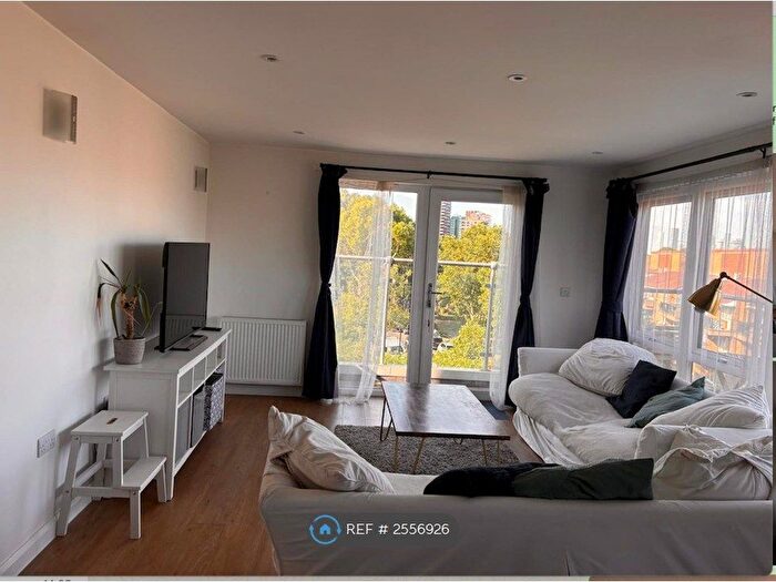 3 Bedroom Flat To Rent In Queens Road, London, SE15