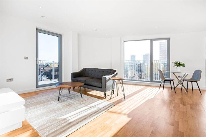 1 Bedroom Apartment To Rent In York Road, Battersea, SW11