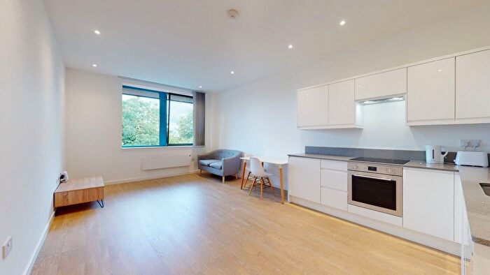 Studio To Rent In Riverbank Way, Brentford, TW8